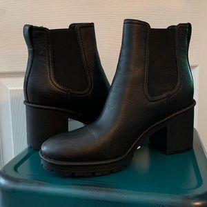 NWT VINCE Henderson Weatherproof Black Boots